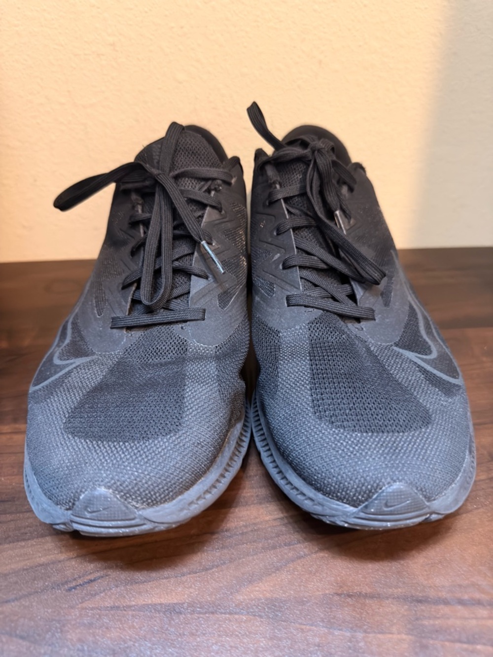Nike Men's Black Athletic Running Sneakers